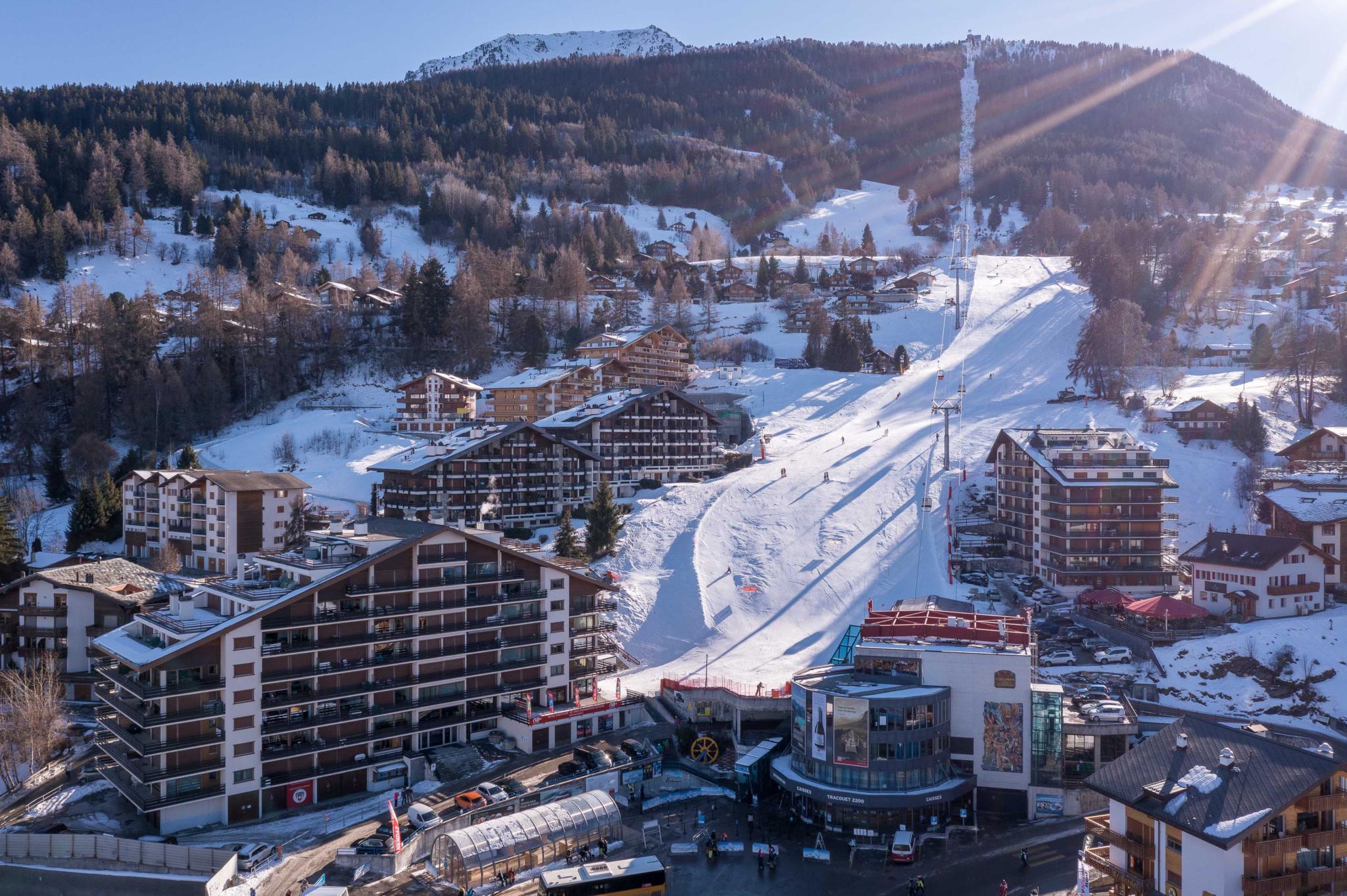 Charmant appartement aux pieds des pistes (ski in/out)