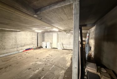 Indoor parking space in the center of Ovronnaz