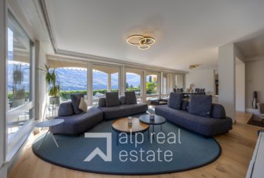 Architect-Designed Villa with Panoramic Views of the Castles