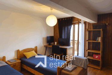 Spacious 3.5-Room Cross-Through Apartment