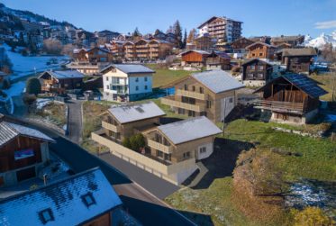 Beautiful flat in villa on plan