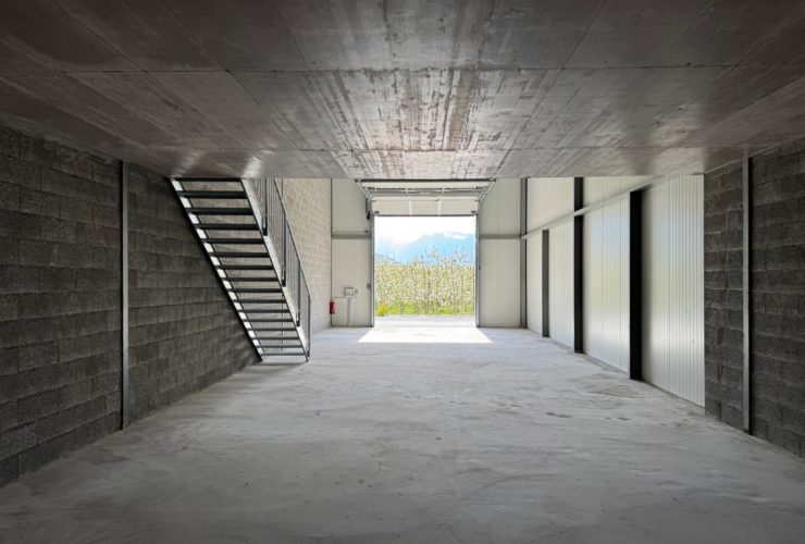 Modulare Fläche von 160 m² – Flexibilität und strategische Erreichbarkeit nahe der A9