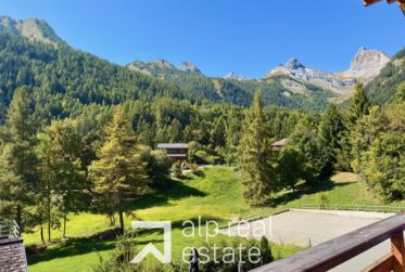 Spacious 3.5-Room Cross-Through Apartment