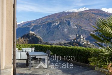 Architect-Designed Villa with Panoramic Views of the Castles