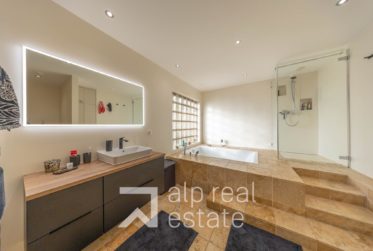 Architect-Designed Villa with Panoramic Views of the Castles