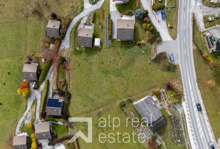 Beautiful building plot for your main residence