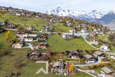 Beautiful building plot for your main residence