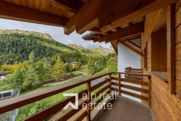 Charmant appartement traversant et mansardé de 2.5 pièces en centre de station