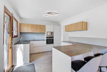 Semi-detached villa & self-contained flat - exceptional views