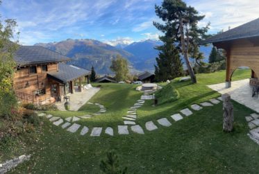 Wunderschönes Blockhaus mit authentischem Mazot als Zweit- oder Hauptwohnsitz