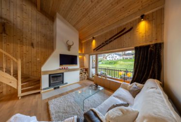 Superbe attique en duplex rénové avec vue panoramique