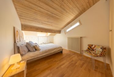 Superbe attique en duplex rénové avec vue panoramique