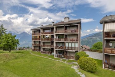 Superbe attique en duplex rénové avec vue panoramique