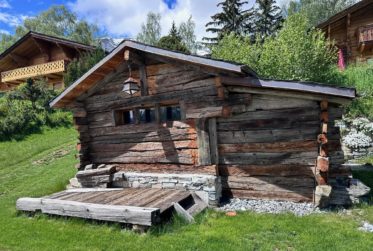 Wunderschönes Blockhaus mit authentischem Mazot als Zweit- oder Hauptwohnsitz
