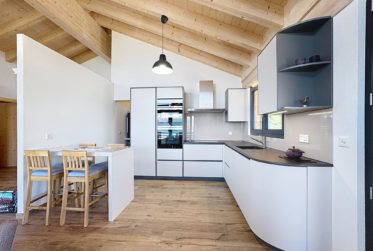 Modernes Chalet mit Blick ins Tal