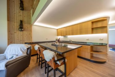 Superbe attique en duplex rénové avec vue panoramique