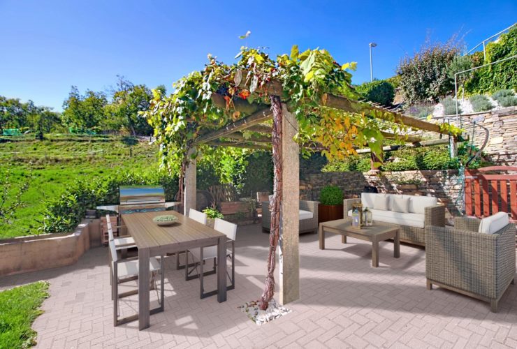 Semi-detached villa & self-contained flat - exceptional views