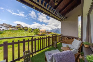 Superbe attique en duplex rénové avec vue panoramique