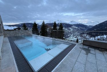 Ski-in/ski-out apartment in a hotel residence