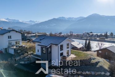 Villa neuve de standing avec vue spectaculaire sur le lac du Louché et les Alpes