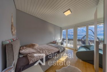 Villa d’architecte avec vue panoramique sur les châteaux