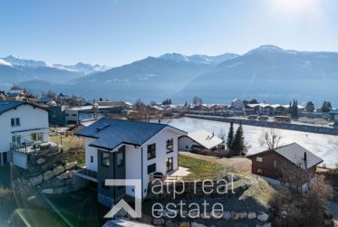 Villa neuve de standing avec vue spectaculaire sur le lac du Louché et les Alpes