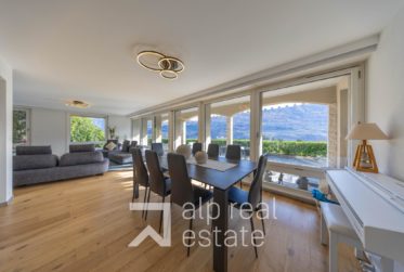 Villa d’architecte avec vue panoramique sur les châteaux