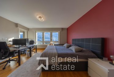 Villa d’architecte avec vue panoramique sur les châteaux