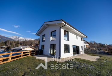 Villa neuve de standing avec vue spectaculaire sur le lac du Louché et les Alpes