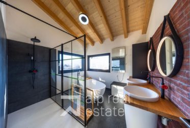 Villa neuve de standing avec vue spectaculaire sur le lac du Louché et les Alpes