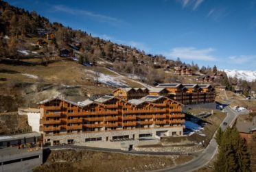 Magnificent 4.5-room ski-in/ski-out apartment in a hotel residence