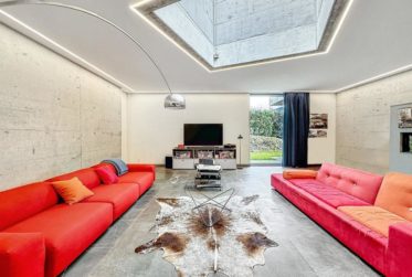 Splendid architect-designed villa with breathtaking views