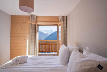 Ski-in/ski-out apartment in a hotel residence