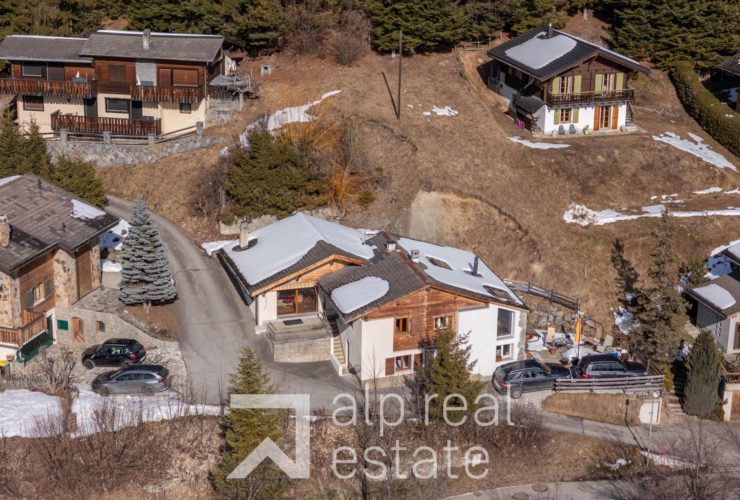 Renovated Semi-Detached Chalet in the Heart of the Resort – Exceptional Location