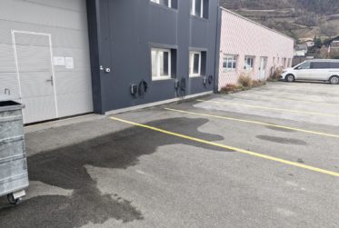 Halle industrielle avec mezzanine – entièrement équipée (HALLE A)