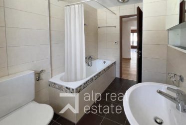 Spacious 3.5-Room Cross-Through Apartment