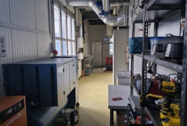 Grande halle industrielle de 426 m² avec bureaux (HALLE B)