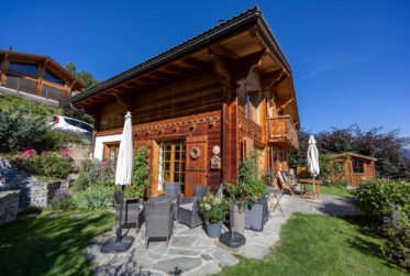 Beautiful chalet with panoramic view