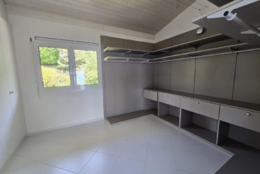 Beautiful apartment with terrace and lake view