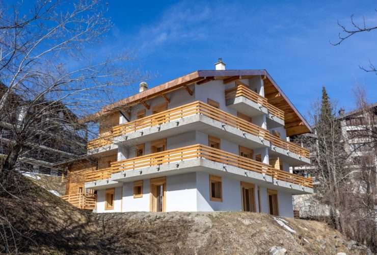 Magnificent fully renovated flat in the centre of the resort