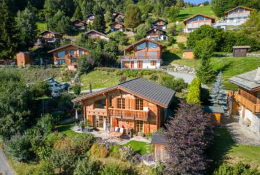 Beautiful chalet with panoramic view