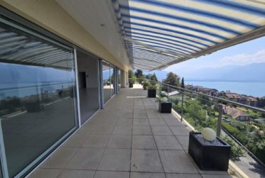 Beautiful apartment with terrace and lake view