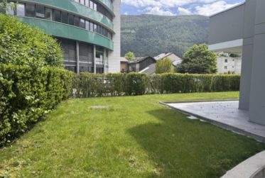 Siège administratif clé en main avec terrasse et jardin privatif