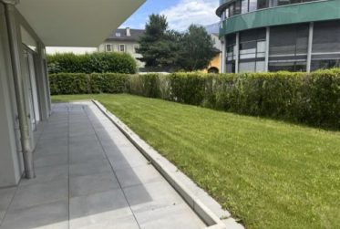 Siège administratif clé en main avec terrasse et jardin privatif