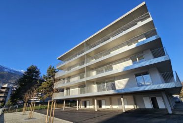 Magnificent new 2.5-room apartment with large balcony