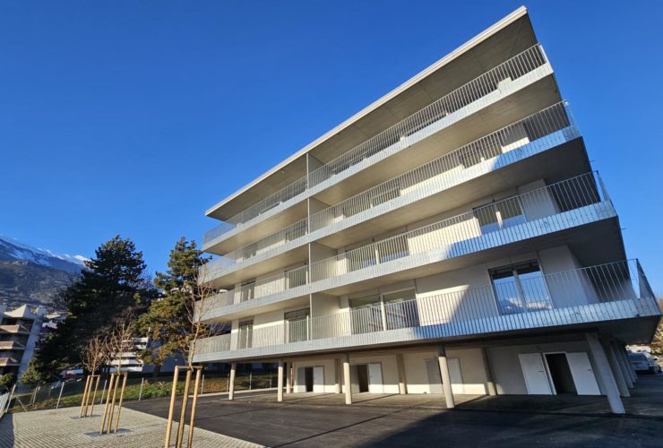 Magnificent new 2.5-room apartment with large balcony