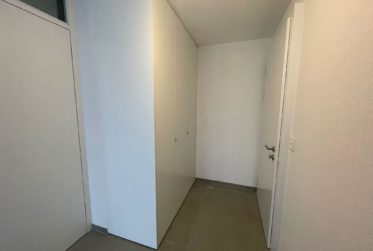 Magnificent new 2.5-room apartment with large balcony
