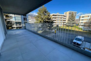 Magnificent new 2.5-room apartment with large balcony