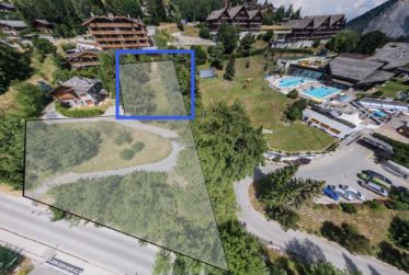Terrain constructible – mitoyen aux Bains