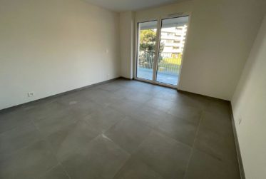 Magnificent new 2.5-room apartment with large balcony